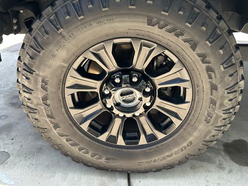 Used 2021 Ford F250 Lariat w/ Tremor Off-Road Package image 26