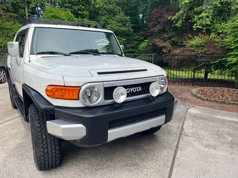 Used 2012 Toyota FJ Cruiser 4WD w/ Upgrade Pkg image 1
