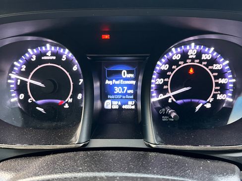 Used 2015 Toyota Avalon Limited image 12