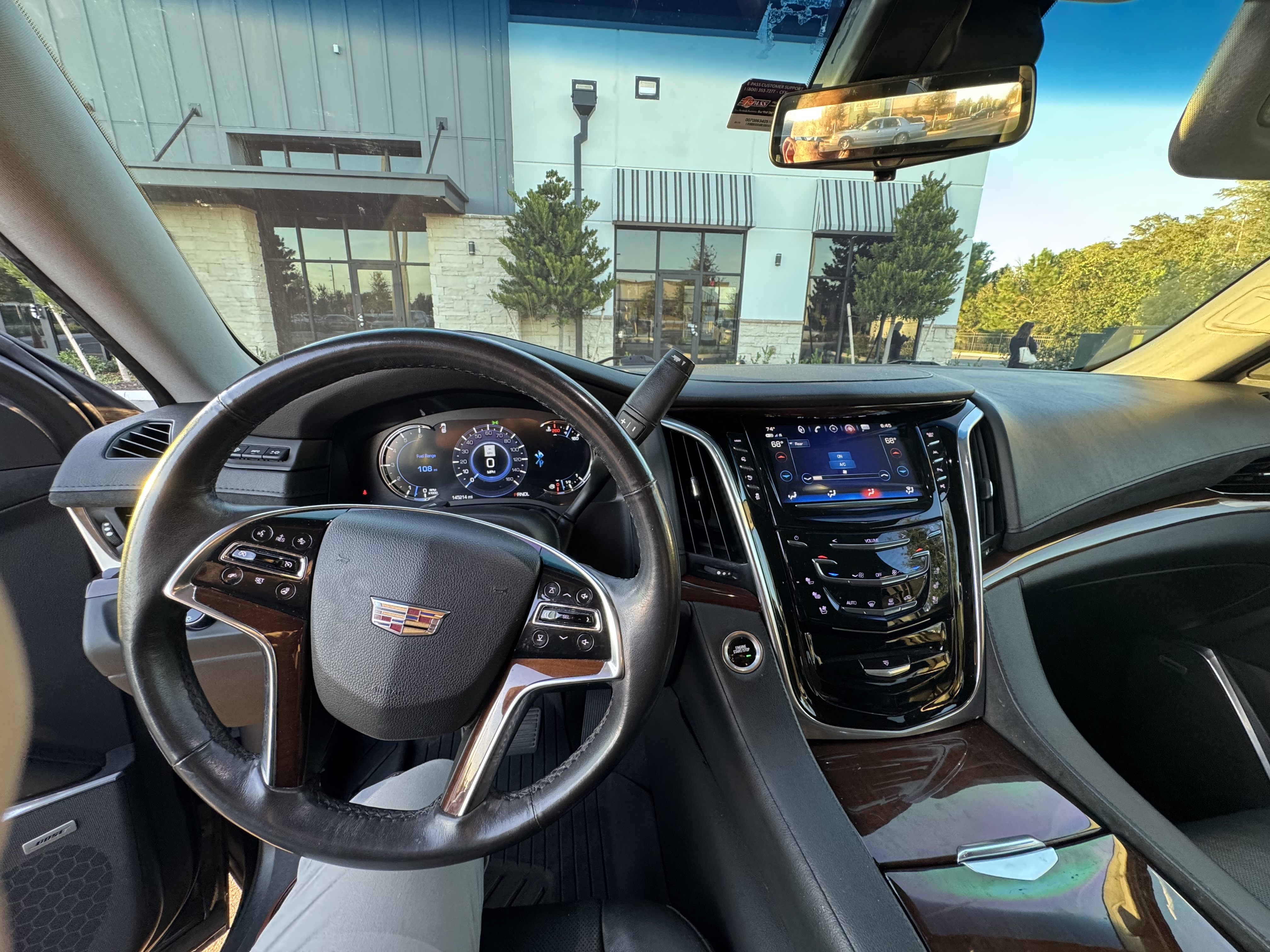 Used 2019 Cadillac Escalade Luxury RWD image 9