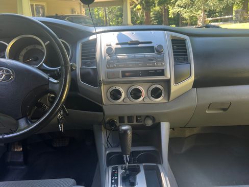 Used 2011 Toyota Tacoma PreRunner w/ TRD Sport Pkg RWD image 15