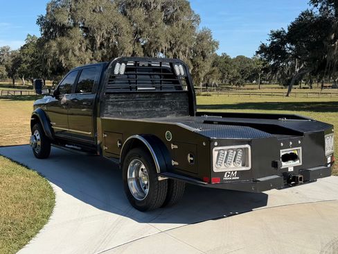 Used 2022 RAM 5500 4x4 Crew Cab image 8