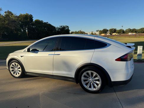 Used 2017 Tesla Model X 100D image 1