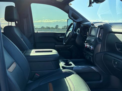 Used 2020 GMC Sierra 2500 AT4 w/ AT4 Premium Package AWD/4WD image 8