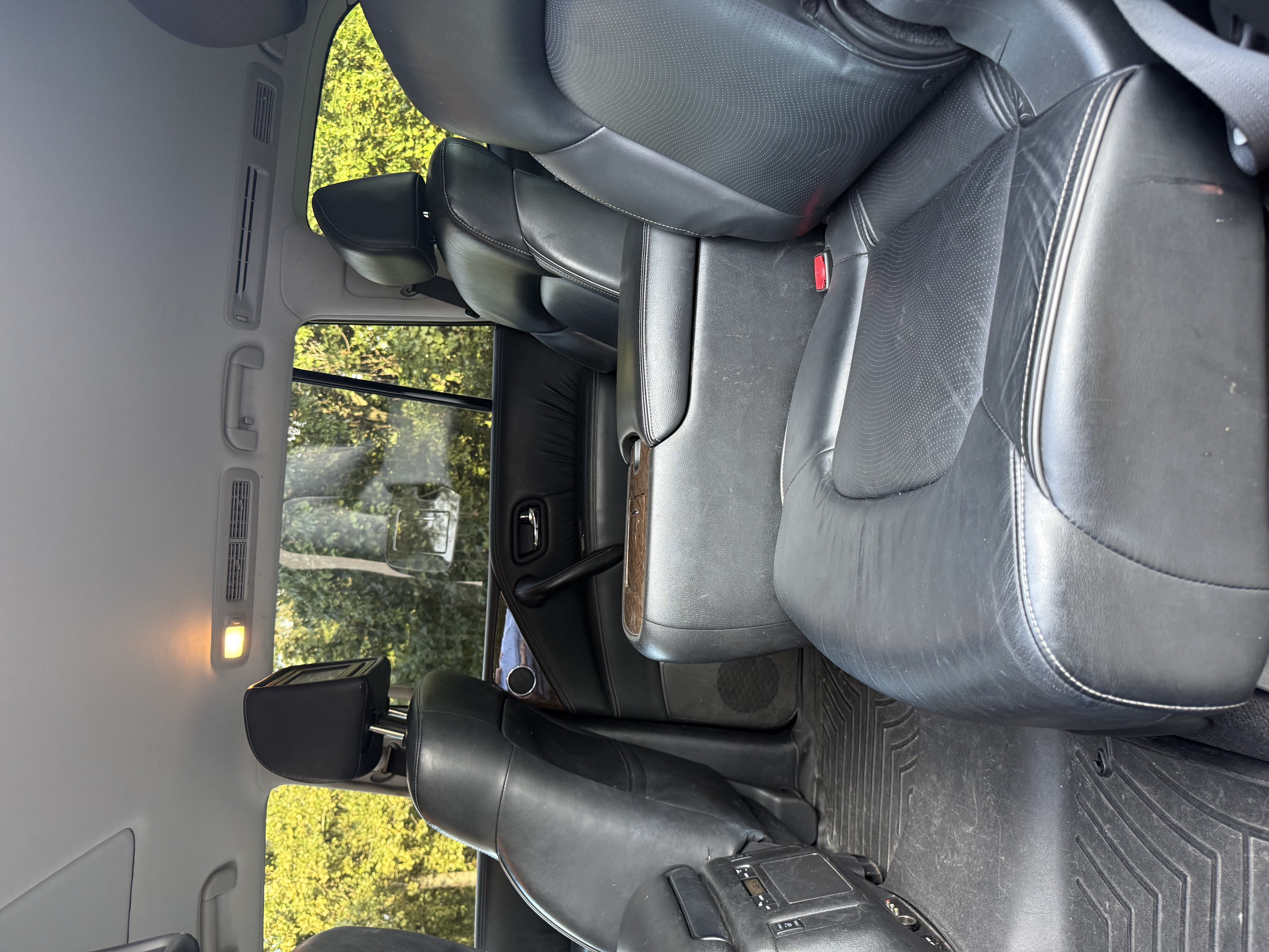 Used 2017 INFINITI QX80 4WD w/ Driver Assistance Package image 10