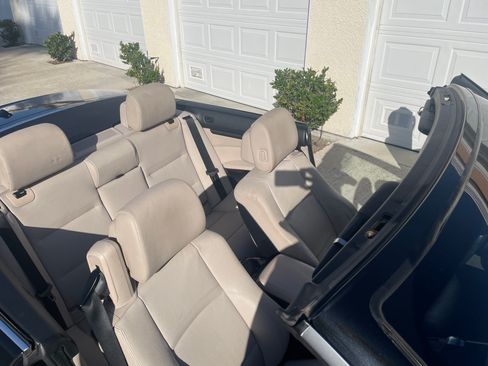 Used 2012 BMW 335i Convertible image 12