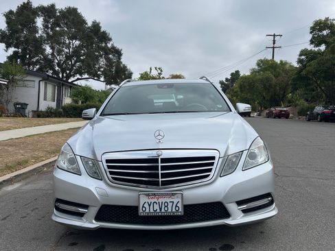 Used 2013 Mercedes-Benz E 350 4MATIC Wagon image 4