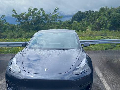 Used 2023 Tesla Model 3 Standard Range RWD image 4