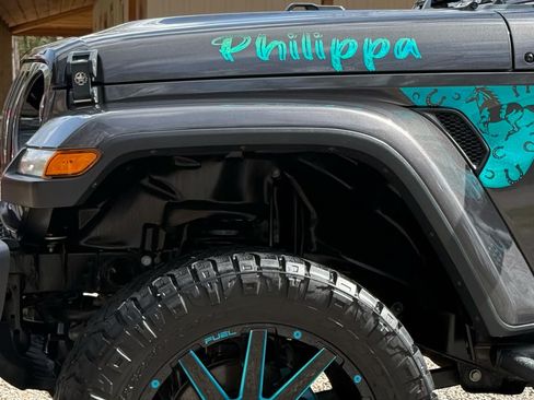Used 2020 Jeep Wrangler Unlimited Sahara AWD/4WD image 6
