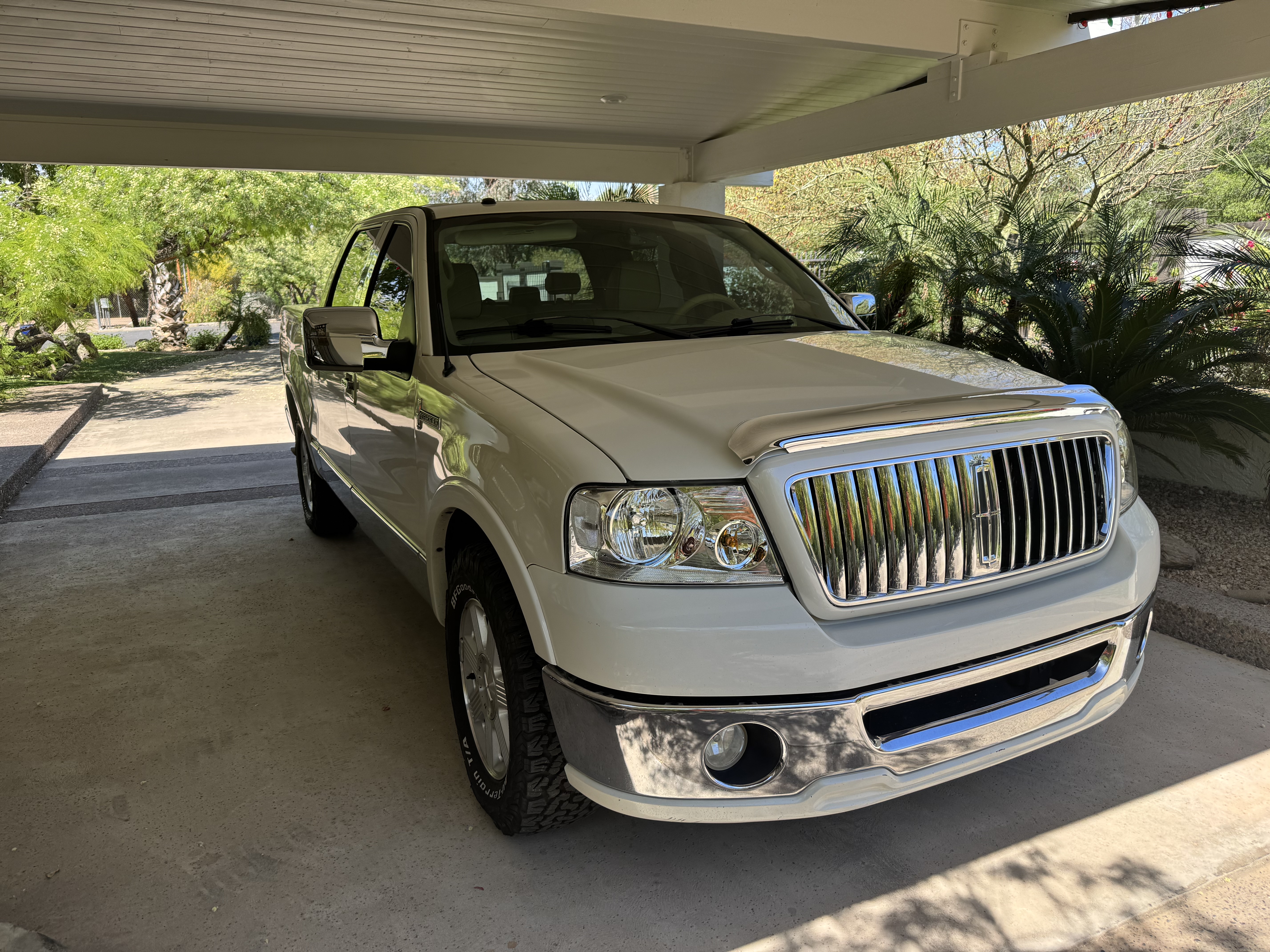 Used 2006 Lincoln Mark LT 2WD image 2