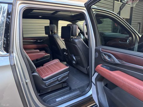 Used 2023 GMC Yukon XL Denali Ultimate image 12