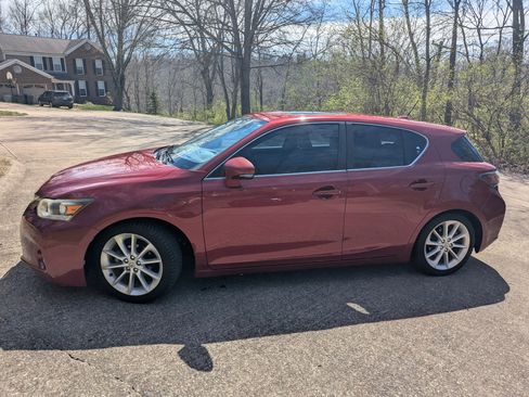 Used 2013 Lexus CT 200h 200h Hatchback 4D w/ Premium Pkg w/Navigation image 2
