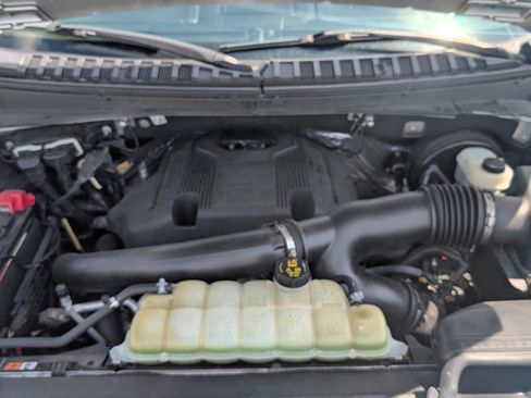Used 2019 Ford Expedition Platinum RWD image 25