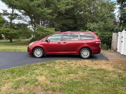 Used 2012 Toyota Sienna XLE