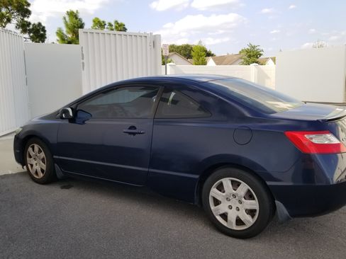 Used 2010 Honda Civic LX image 5