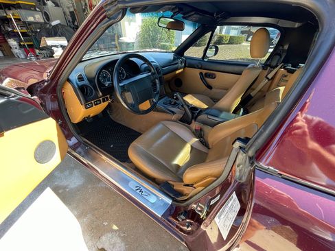 Used 1995 MAZDA MX-5 Miata M-Edition Convertible 2D image 10