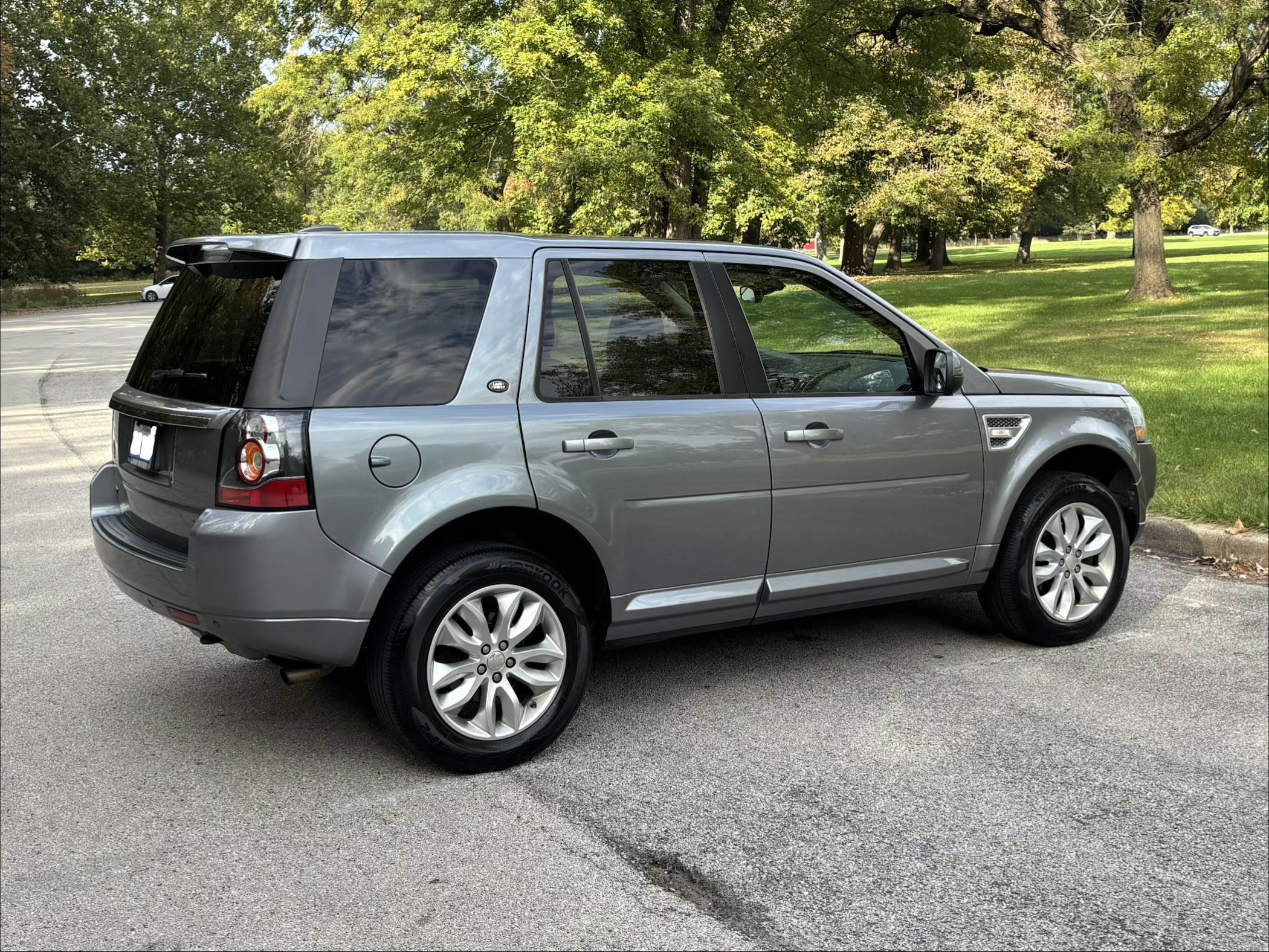 Used 2015 Land Rover LR2 HSE AWD/4WD image 6
