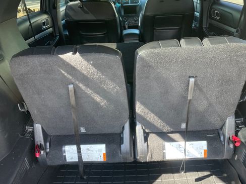 Used 2016 Ford Explorer XLT w/ Equipment Group 202A image 15