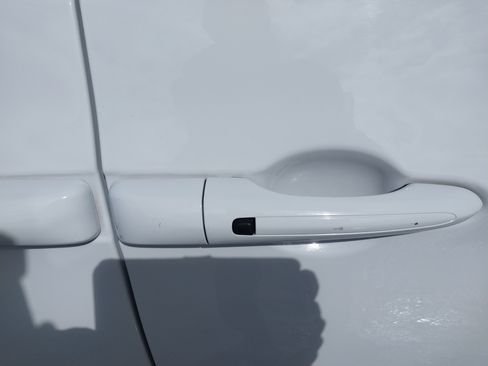 Used 2022 Chrysler Pacifica Touring-L image 27