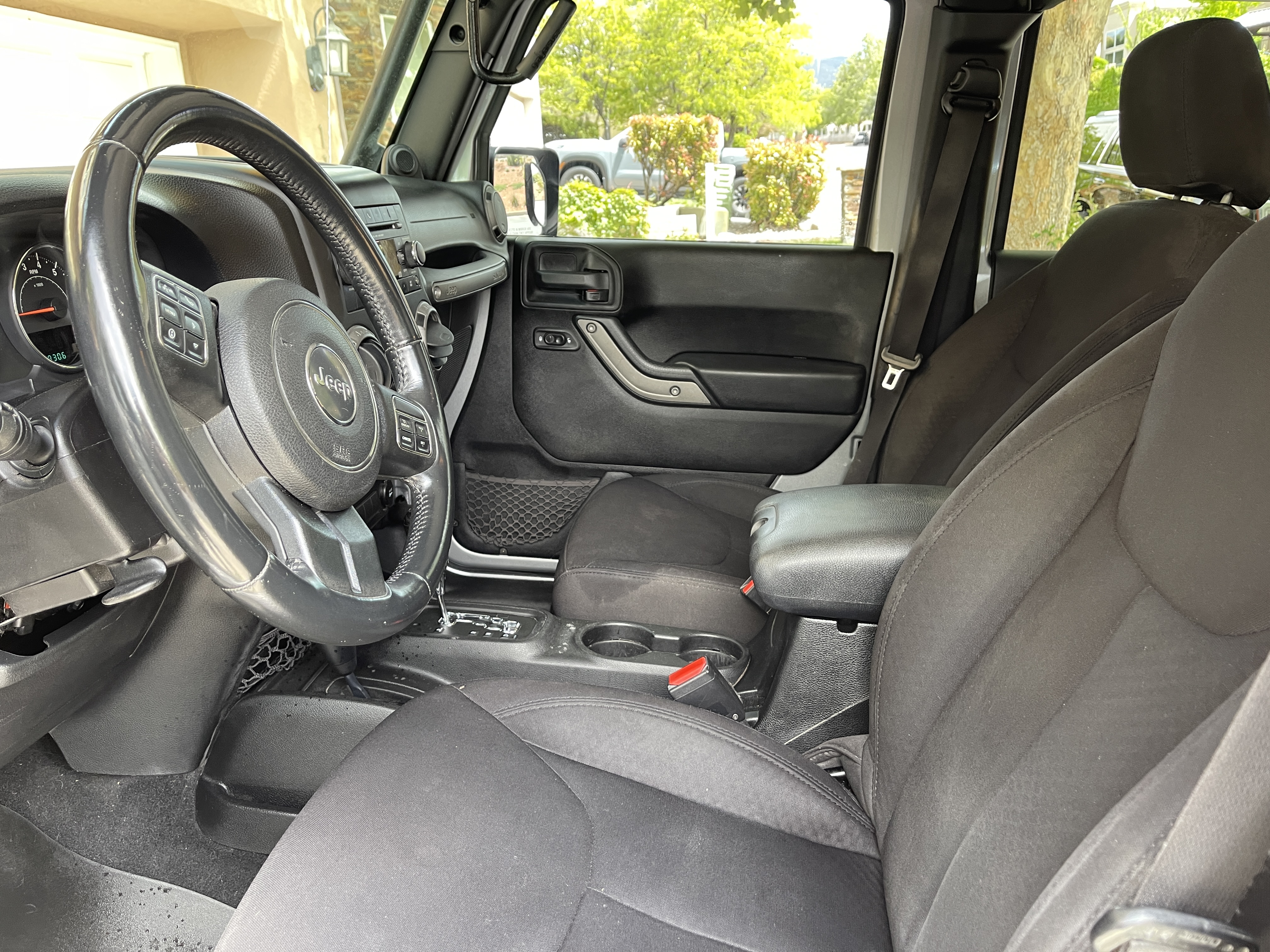 Used 2014 Jeep Wrangler Unlimited Sport w/ Quick Order Package 24S AWD/4WD image 21