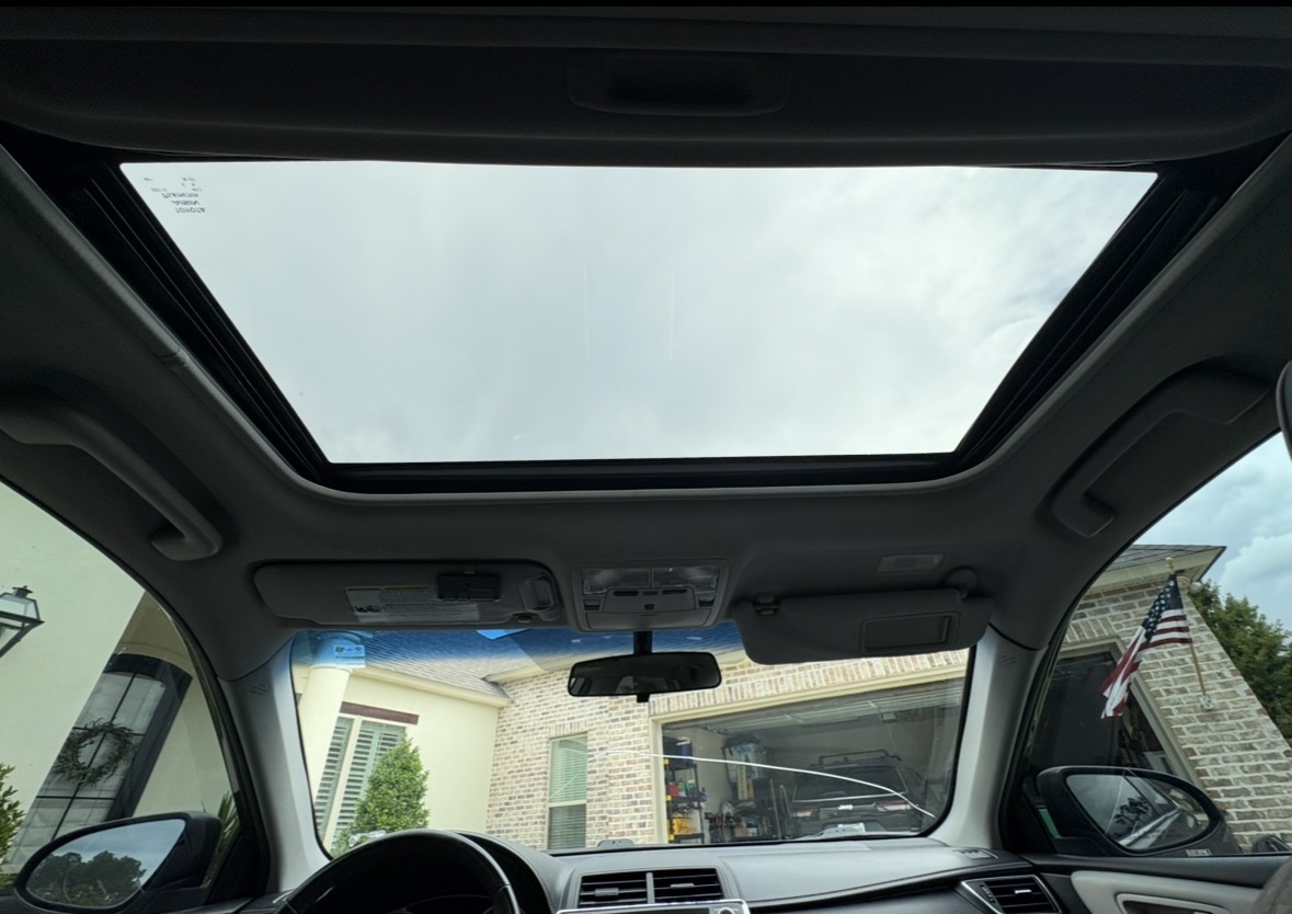 Used 2015 Toyota Camry SE w/ Moonroof Package FWD image 19
