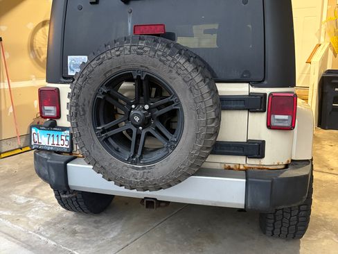 Used 2011 Jeep Wrangler Unlimited Sahara w/ Dual Top Group image 9