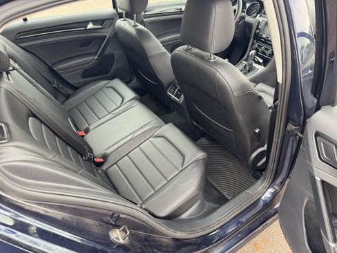 Used 2017 Volkswagen Golf Wolfsburg Edition image 21