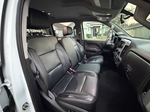 Used 2019 GMC Sierra 2500 SLT w/ Duramax Plus Package AWD/4WD image 9
