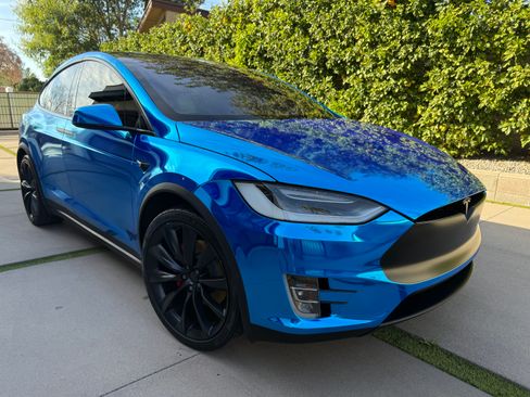 Used 2019 Tesla Model X P100D image 2