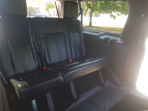 Used 2017 Lincoln Navigator L Select image 10