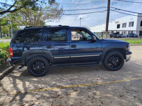 Used 2004 Chevrolet Tahoe LS w/ Cargo Package image 15
