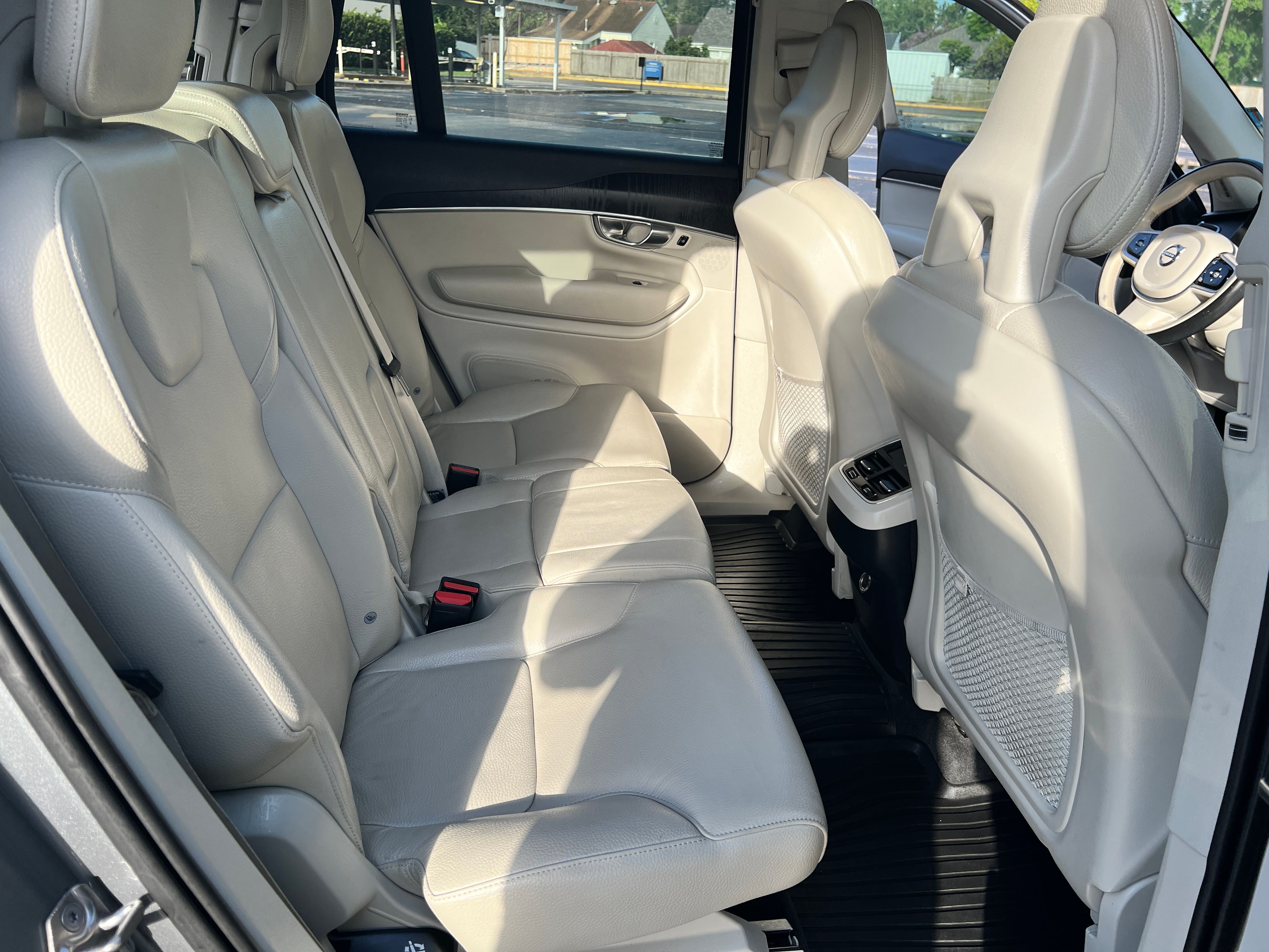 Used 2020 Volvo XC90 T5 Momentum w/ Protection Package Premier FWD image 21