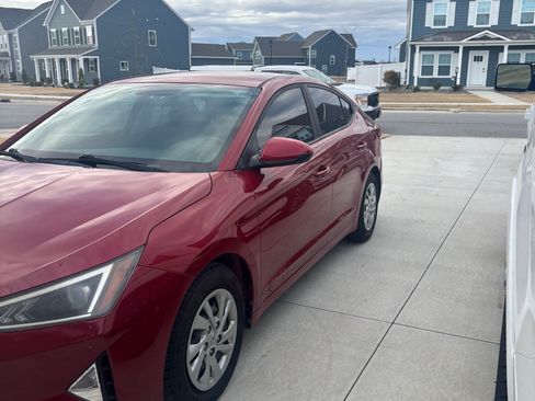 Used 2019 Hyundai Elantra SE image 6