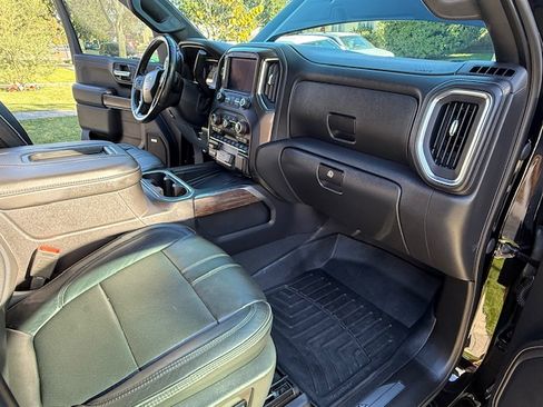 Used 2021 Chevrolet Silverado 1500 High Country w/ Z71 Off-Road Package image 16