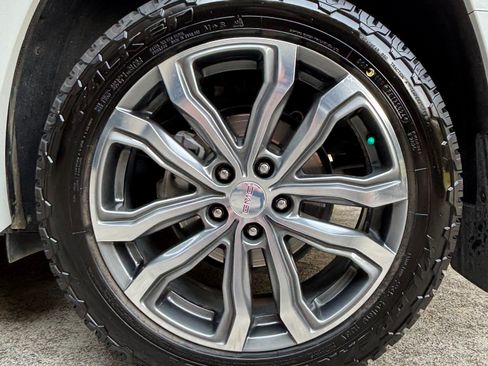 Used 2020 GMC Terrain Denali w/ Denali Premium Package AWD/4WD image 11