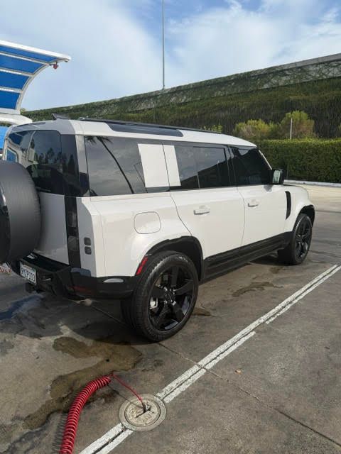 Used 2026 Land Rover Defender 110 X-Dynamic SE AWD/4WD image 10