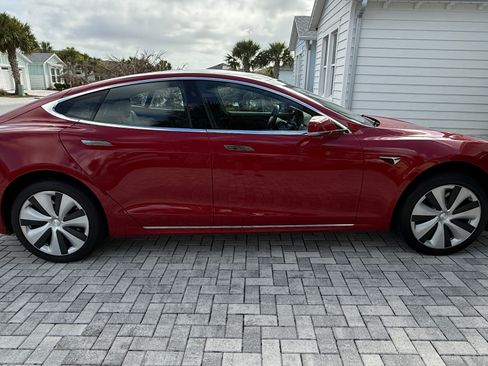 Used 2021 Tesla Model S Long Range Plus image 6