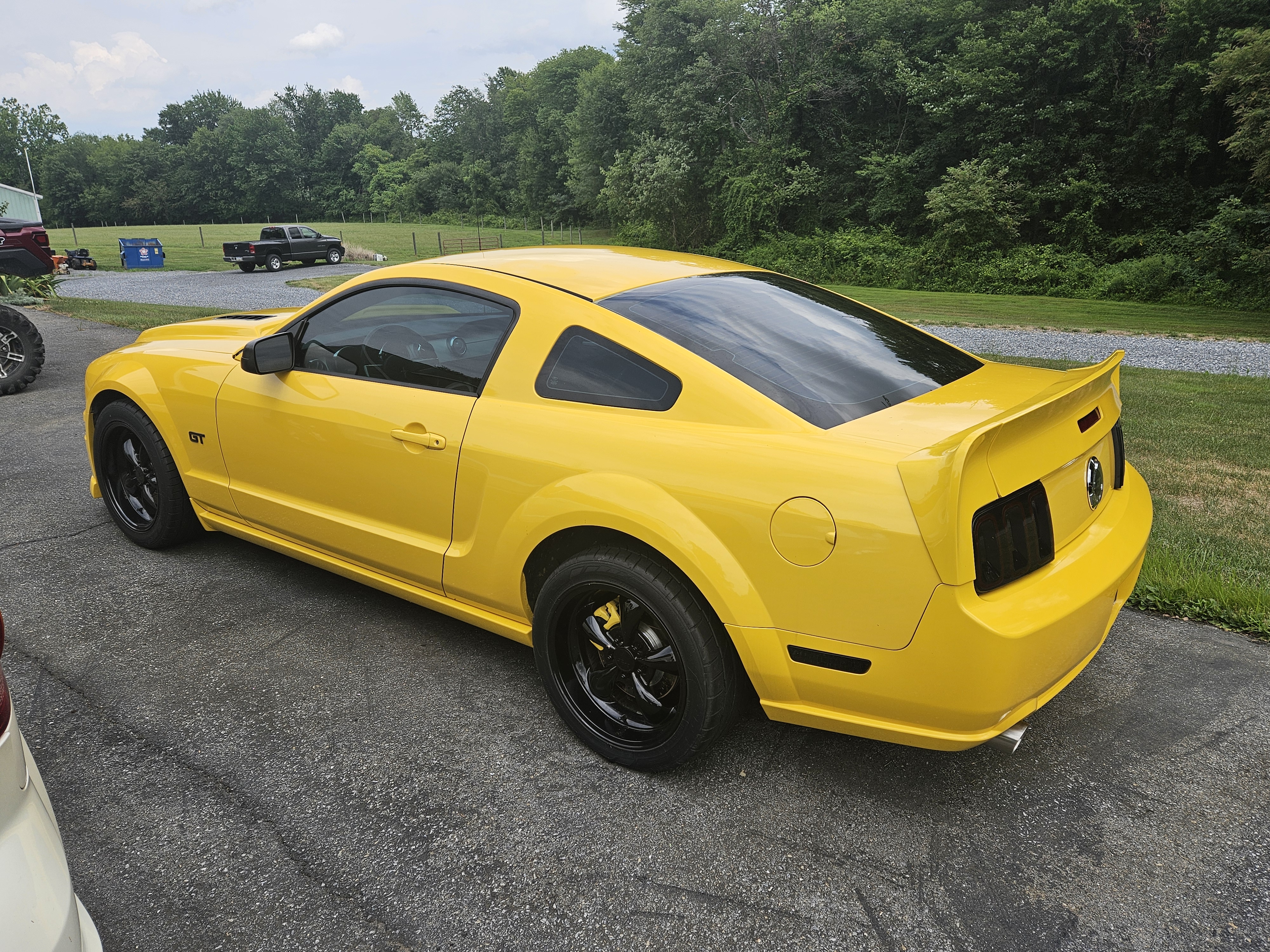 Used 2005 Ford Mustang GT Premium RWD image 5