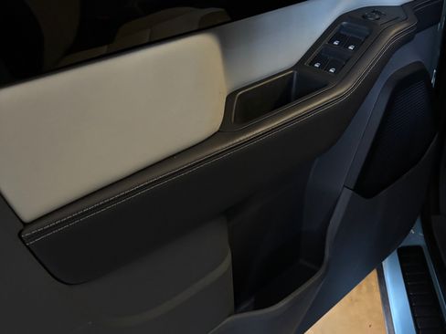 Used 2024 INEOS Grenadier image 13