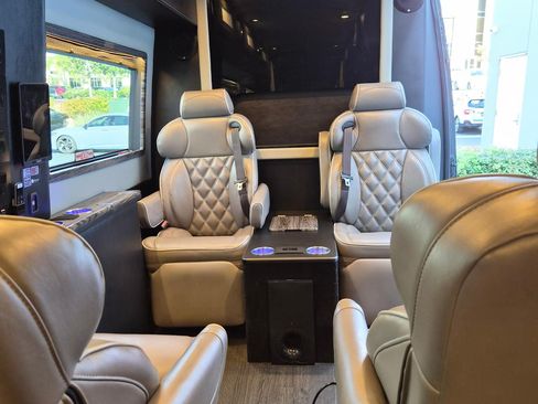 Used 2019 Mercedes-Benz Sprinter 170 image 14