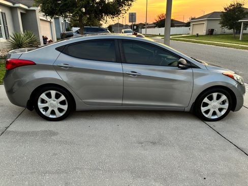 Used 2013 Hyundai Elantra Limited FWD image 8