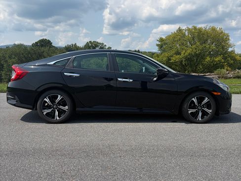 Used 2016 Honda Civic Touring image 11