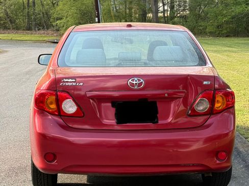 Used 2010 Toyota Corolla FWD image 2
