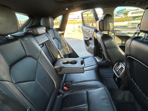 Used 2018 Porsche Macan Sport Edition image 10