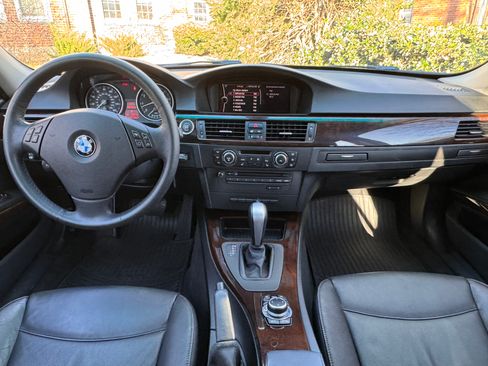 Used 2010 BMW 328i xDrive 328i xDrive Sedan 4D image 12