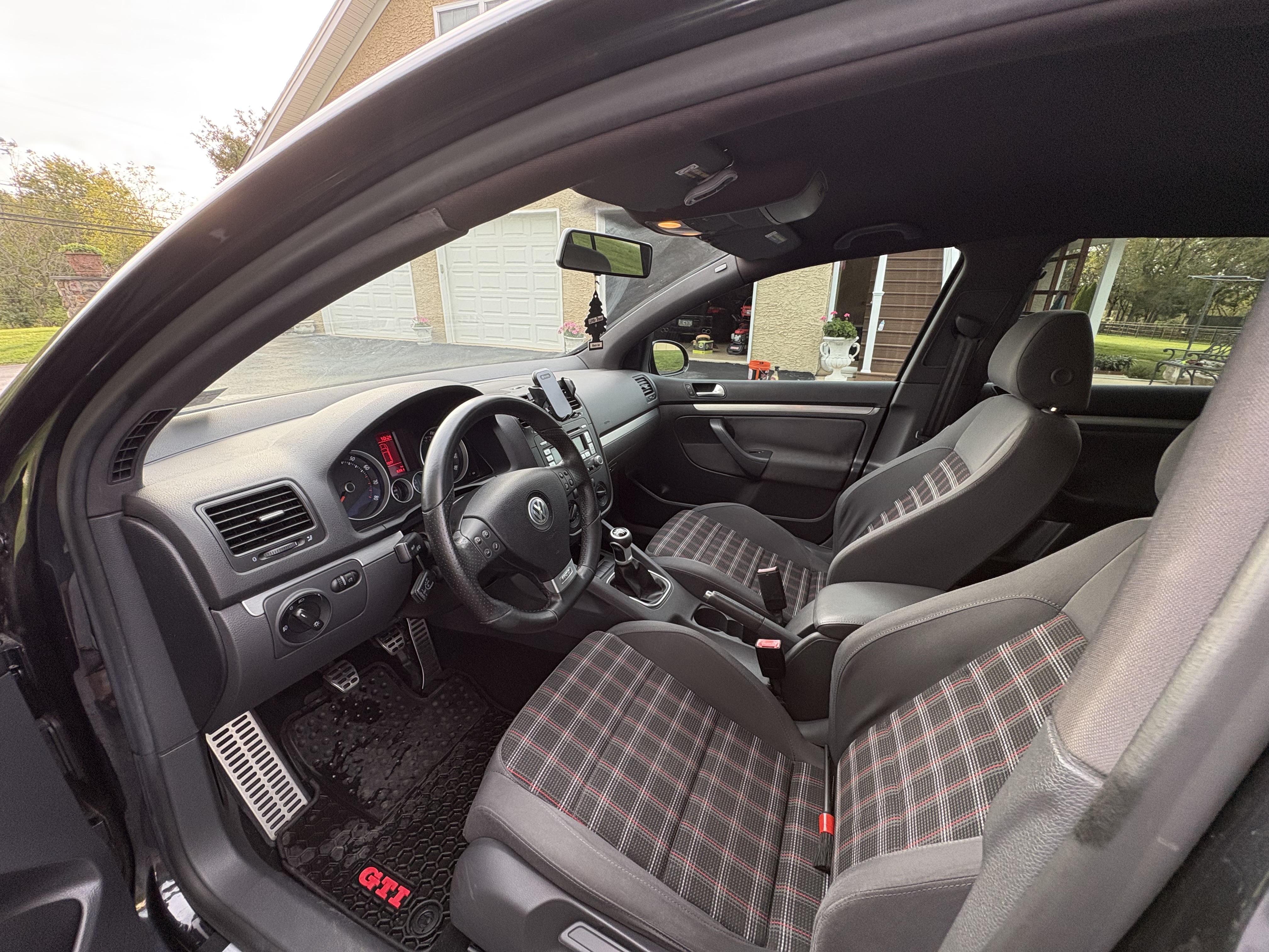 Used 2007 Volkswagen GTI 4-Door FWD image 8