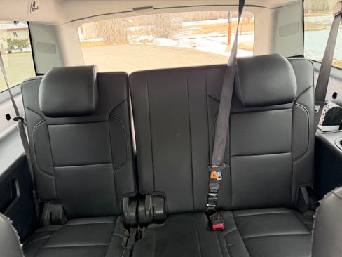 Used 2019 Chevrolet Suburban LT AWD/4WD image 15