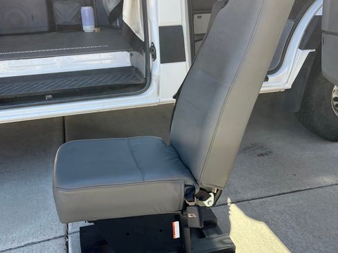 Used 2017 Mercedes-Benz Sprinter 2500 image 18