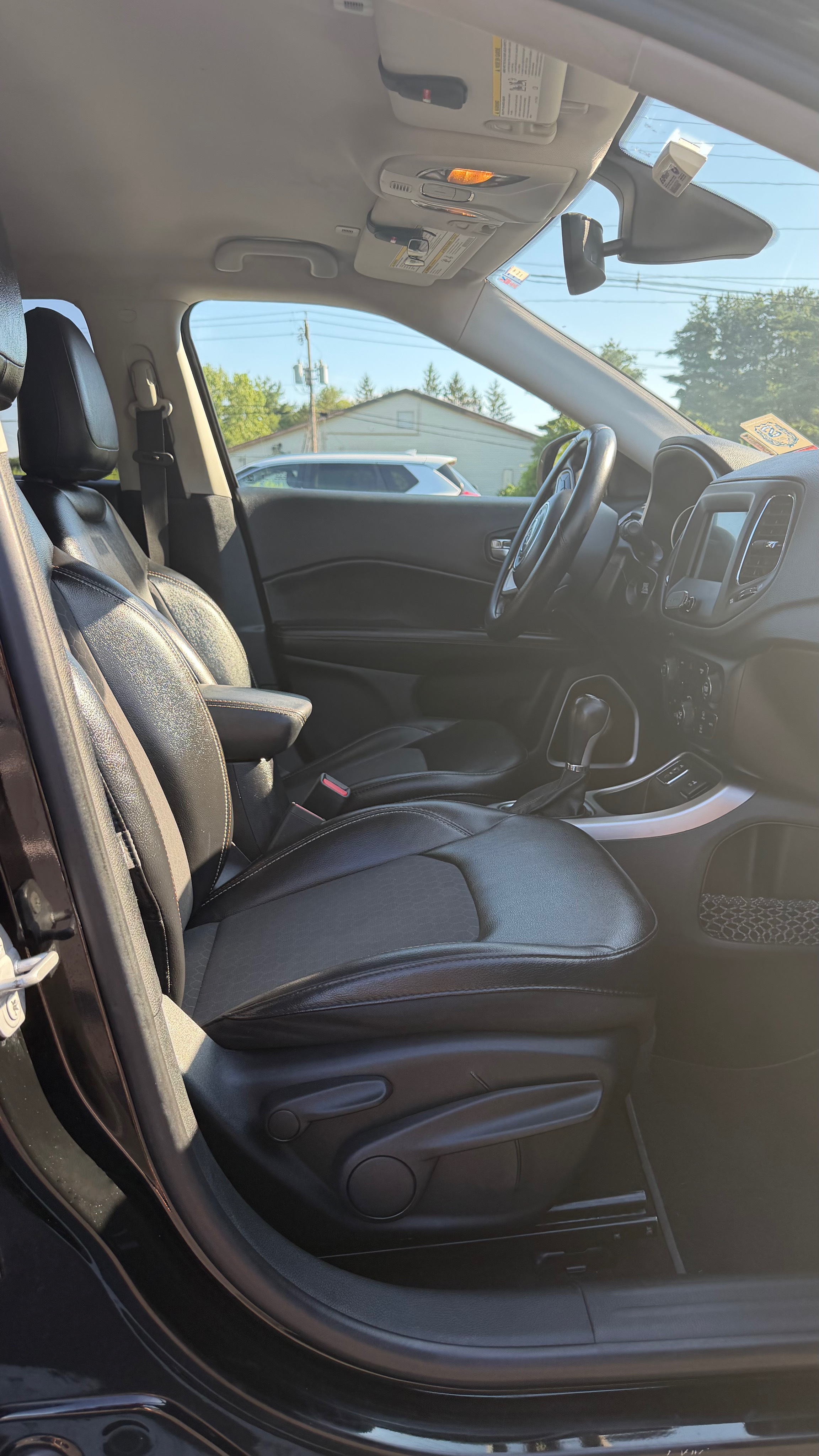 Used 2019 Jeep Compass Latitude w/ Popular Equipment Group FWD image 14