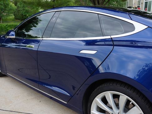Used 2018 Tesla Model S 75D AWD/4WD image 29